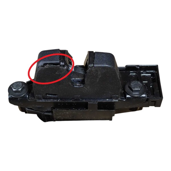 Fechadura Mala Tampa Traseira Peugeot 208 2016 2020 Detalhe