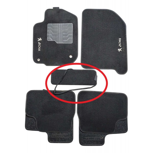 Jogo Tapete Peugeot 208 2016 2020 Detalhe