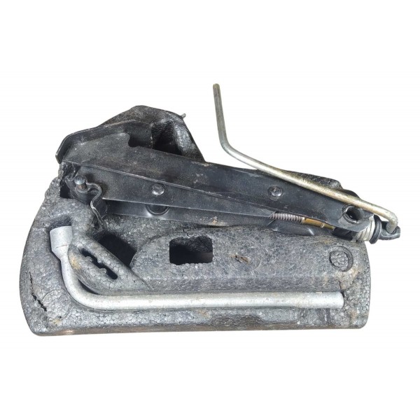 Macaco Chave Roda Estojo Volkswagen Gol G5 Detalhe