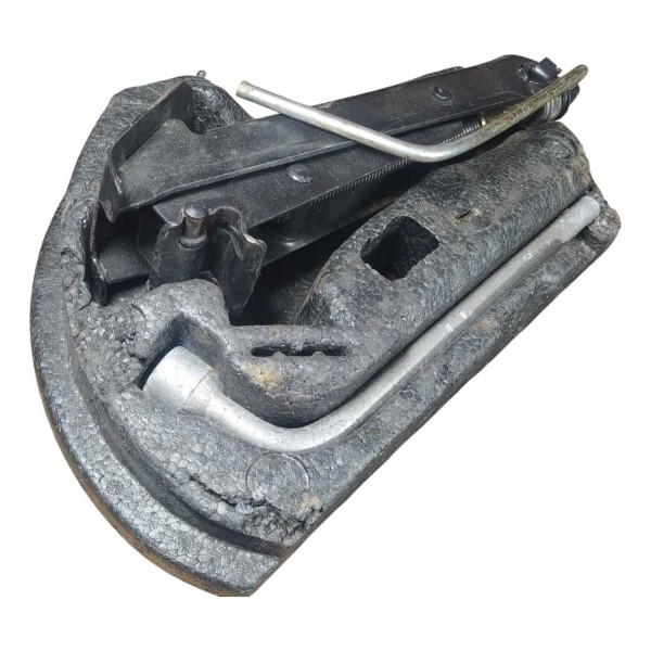 Macaco Chave Roda Estojo Volkswagen Gol G5 Detalhe