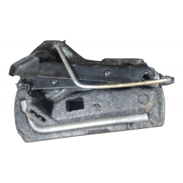 Macaco Chave Roda Estojo Volkswagen Gol G5 Detalhe