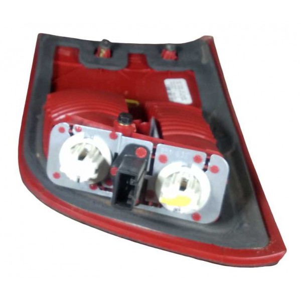Lanterna Tampa Traseira Direito Bmw X5 4.4is 2004 Detalhe Direito/passageiro Vermelho
