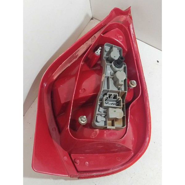 Lanterna Traseira Esquerdo Fiat Palio 2002 Esquerdo/motorista Vermelho