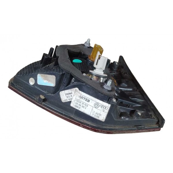 Lanterna Tampa Traseira Esquerdo Volkswagen Fox 2016 Esquerdo/motorista Vermelho