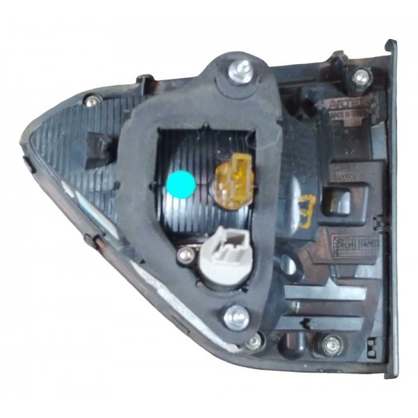 Lanterna Tampa Traseira Esquerdo Volkswagen Fox 2016 Esquerdo/motorista Vermelho